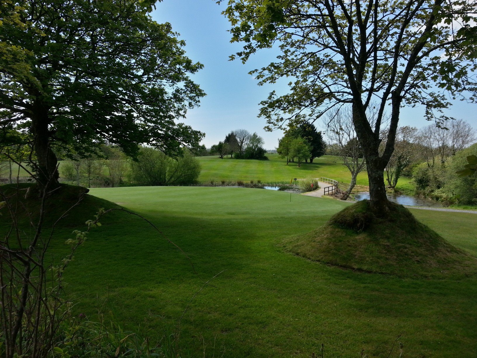 Book securely with Sam Barton Golf | fibodo
