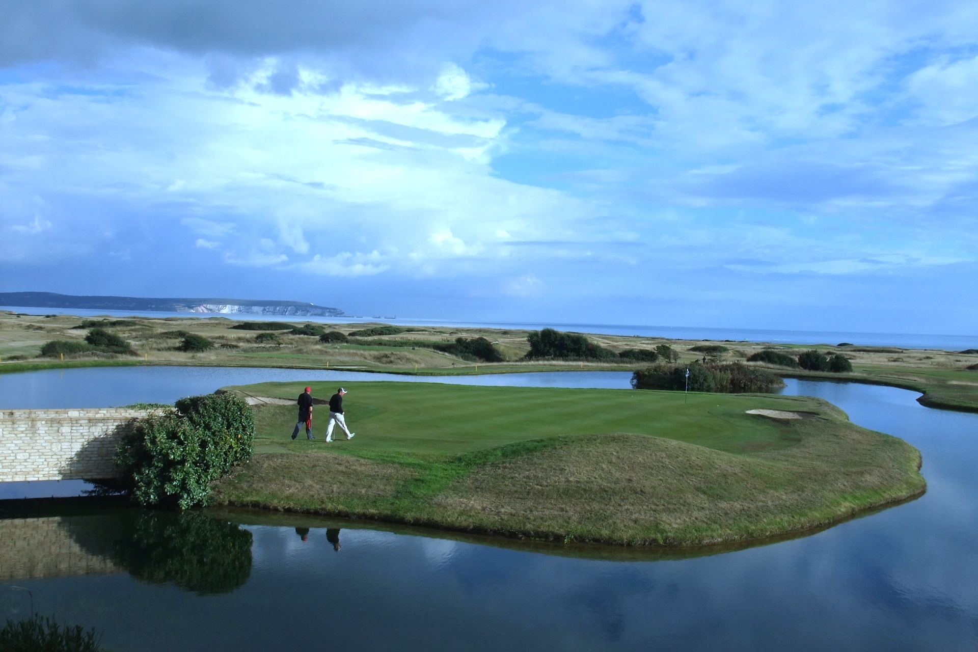 Book securely with Peter Rodgers Golf School | fibodo