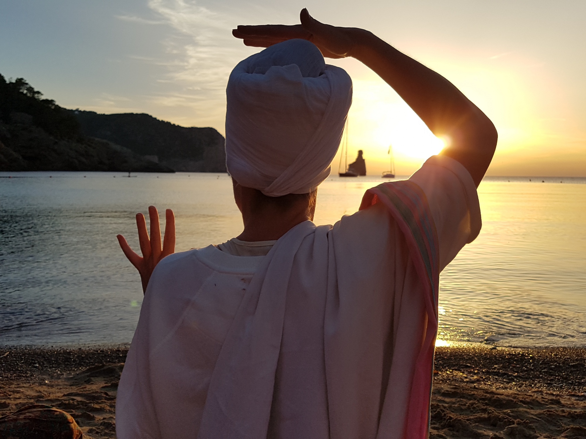 Book securely with Kundalini with Kiranjot | fibodo